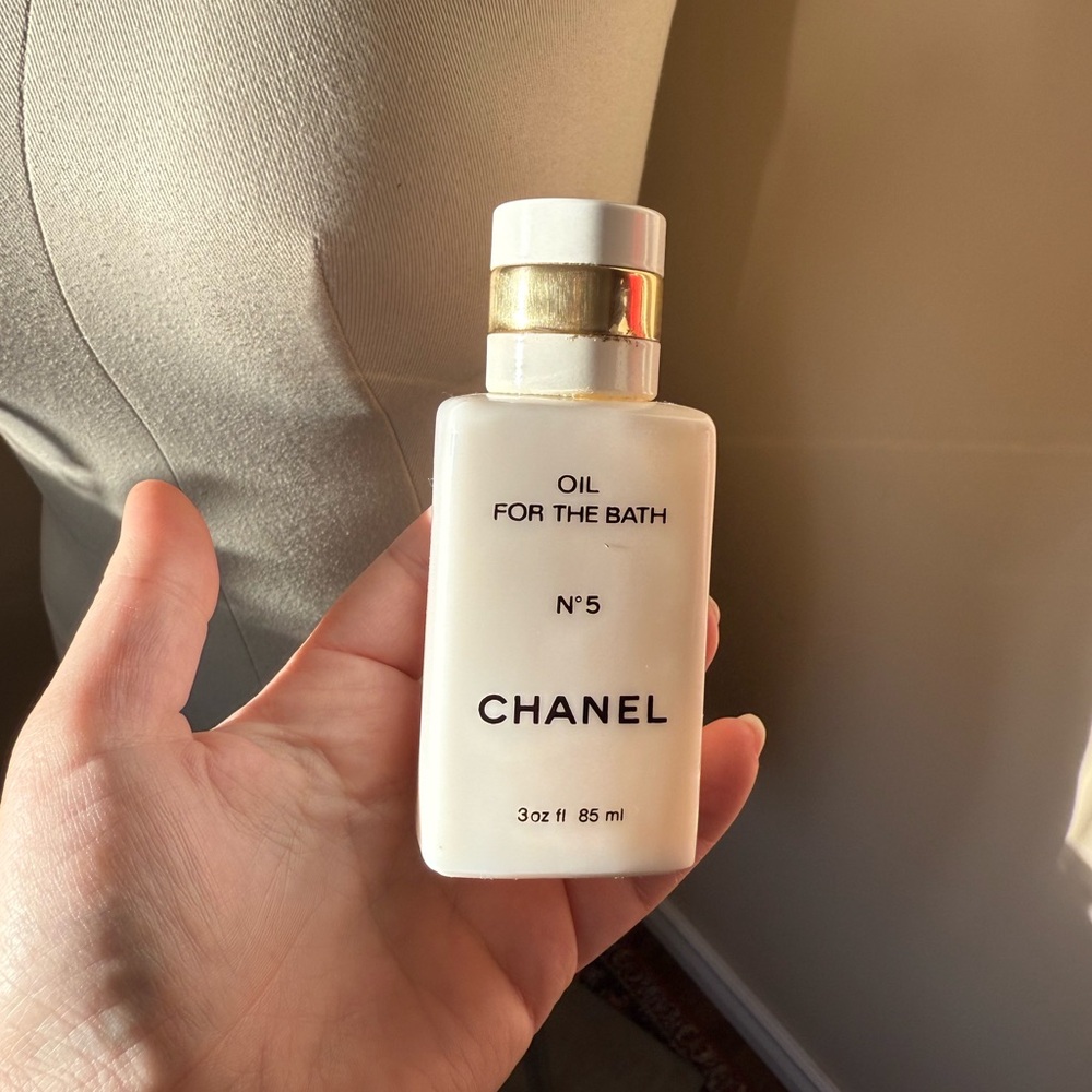 Chanel No. 5 Bath‎ Oil - White and Gold